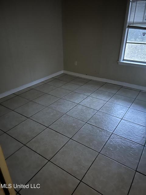 4025 Nancy St, Moss Point, MS 39563 photo 3