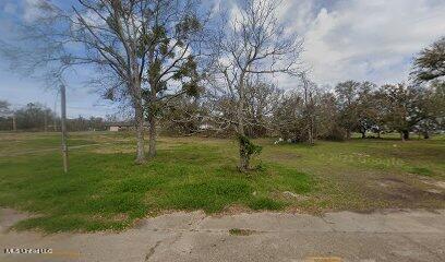 218 Howard Ave, Biloxi, MS 39530 photo 1