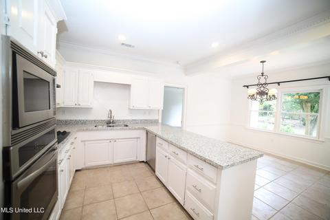 16 St Andrews Dr, Jackson, MS 39211 photo 4