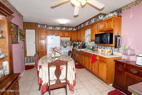 5601 Frederick St, Moss Point, MS 39563 photo 6