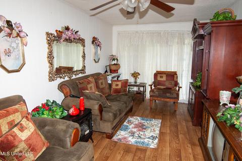 5601 Frederick St, Moss Point, MS 39563 photo 5