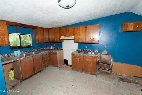 2808 Ashley Dr, Moss Point, MS 39562 photo 6