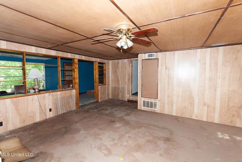 2808 Ashley Dr, Moss Point, MS 39562 photo 5
