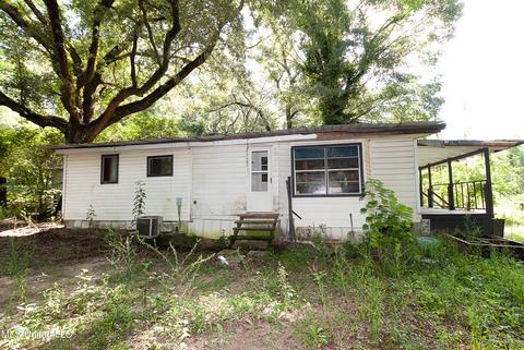 2808 Ashley Dr, Moss Point, MS 39562 photo 3
