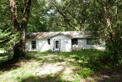 2808 Ashley Dr, Moss Point, MS 39562 photo 1