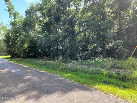 10019 Oliver St, Bay Saint Louis, MS 39520