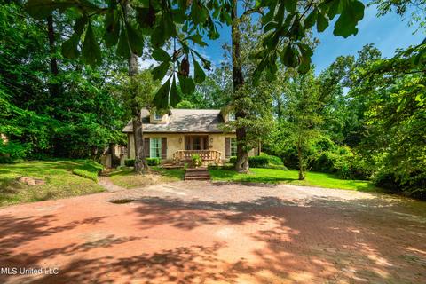 2316 E Northside Dr, Jackson, MS 39211