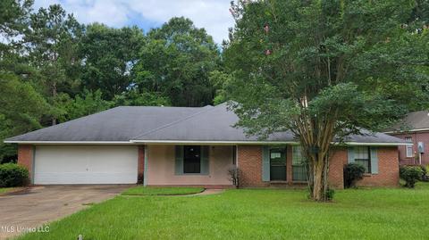 557 Vineland Dr, Jackson, MS 39212 photo 2