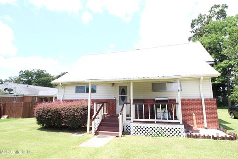 100 Oak St, Richton, MS 39476 photo 1