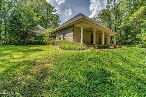 113 Mickie Dr, Brandon, MS 39042 photo 2