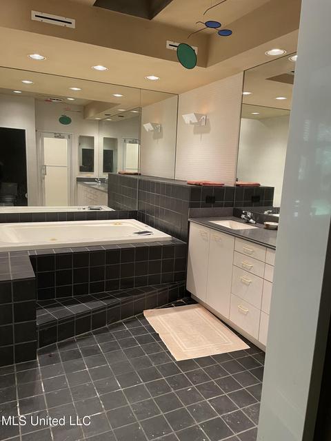290 Lake Castle Rd, Madison, MS 39110 photo 16