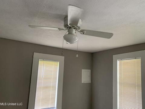 353 Walnut St, Canton, MS 39046 photo 12