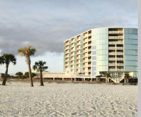 1899 Beach Blvd #302, Biloxi, MS 39531