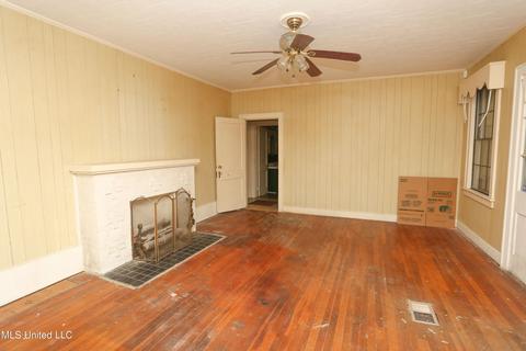 156 Jackson St, Hazlehurst, MS 39083 photo 9