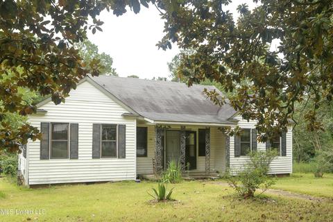156 Jackson St, Hazlehurst, MS 39083