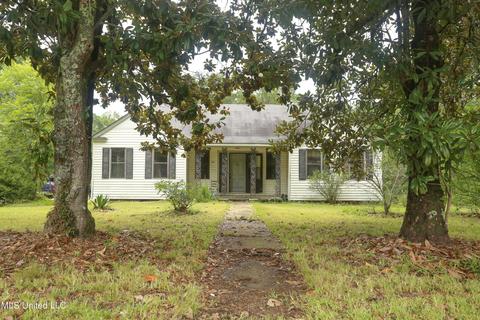 156 Jackson St, Hazlehurst, MS 39083 photo 3