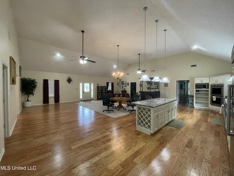 214 Craig St, Como, MS 38619 photo 2