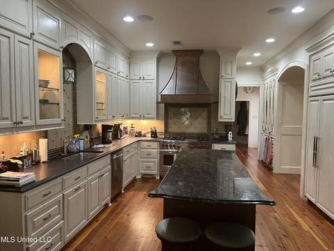 4606 Maurey Rd, Jackson, MS 39211 photo 8