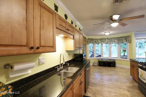 32 Pecan Dr, Long Beach, MS 39560 photo 7
