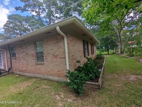 809 Roosevelt Street St, Forest, MS 39074 photo 23