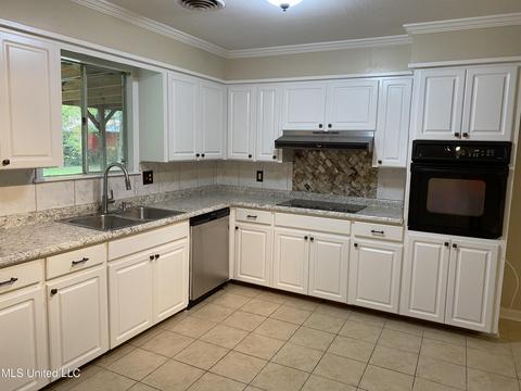 1220 Summer Ln, Jackson, MS 39211 photo 6