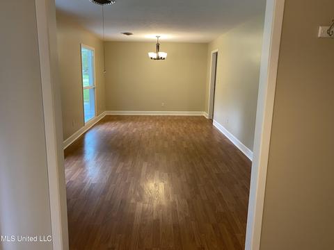 1220 Summer Ln, Jackson, MS 39211 photo 3