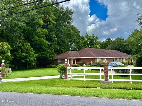 6513 Grierson St, Moss Point, MS 39563 photo 3