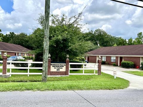6513 Grierson St, Moss Point, MS 39563 photo 2