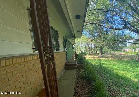 1107 Noble St, Jackson, MS 39209 photo 2