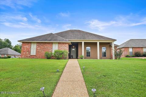 142 Cedarstone Dr, Terry, MS 39170 photo 1