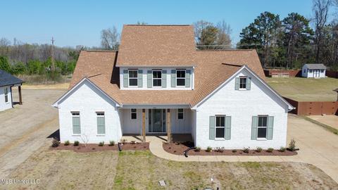 4096 Bakersfield Dr, Nesbit, MS 38651 photo 2