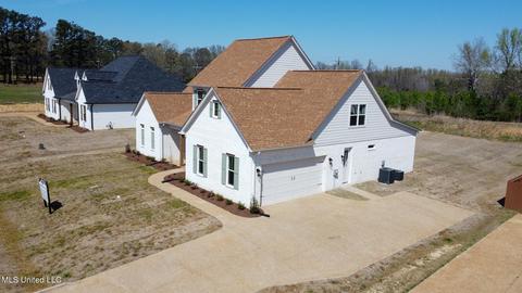 4096 Bakersfield Dr, Nesbit, MS 38651 photo 3