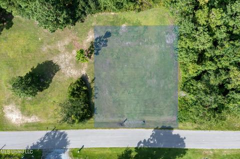 178 Vacation Ln, Waveland, MS 39576