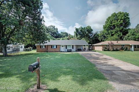 61 Lewis Ave, Rolling Fork, MS 39159 photo 1