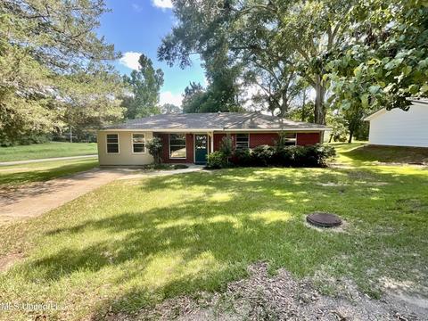 504 SW Fourth St, Magee, MS 39111 photo 1