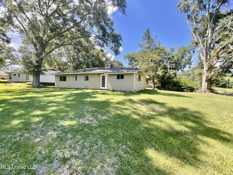 504 SW Fourth St, Magee, MS 39111 photo 4
