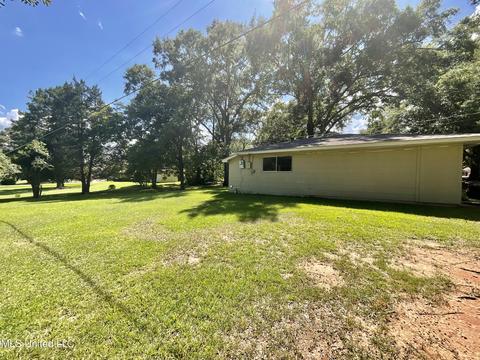 504 SW Fourth St, Magee, MS 39111 photo 5