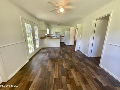 504 SW Fourth St, Magee, MS 39111 photo 7