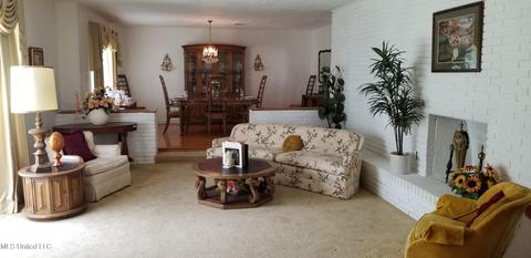 2315 Montebello Dr, Jackson, MS 39213 photo 2