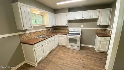 1641 Woodburn St, Jackson, MS 39212 photo 9