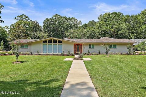 4007 Boxwood Cir, Jackson, MS 39211 photo 1