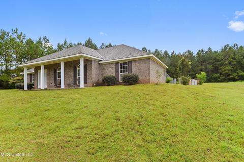 1018 W Mchenry Rd, Mchenry, MS 39561 photo 2