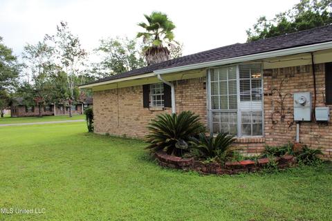 6917 Trehern St, Moss Point, MS 39563 photo 4
