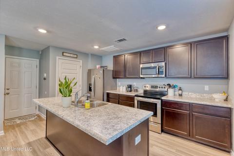 501 E Marigold Dr, Long Beach, MS 39560 photo 9