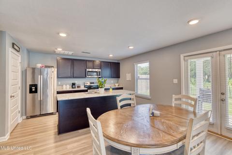 501 E Marigold Dr, Long Beach, MS 39560 photo 5