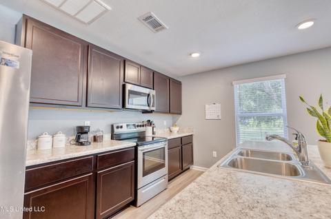501 E Marigold Dr, Long Beach, MS 39560 photo 10