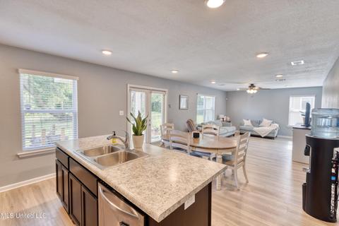 501 E Marigold Dr, Long Beach, MS 39560 photo 11