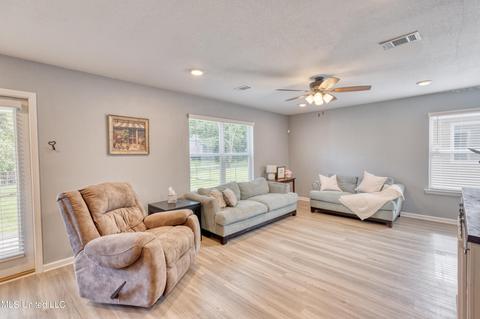 501 E Marigold Dr, Long Beach, MS 39560 photo 6