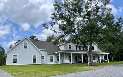 7046 Florence Rd, Biloxi, MS 39532 photo 1