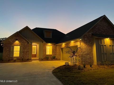703 Summerfield Dr, Canton, MS 39046 photo 1